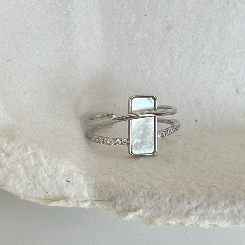 Light Luxury Zircon Retro Intersection