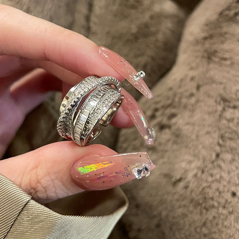 Light Luxury Zircon Retro Intersection