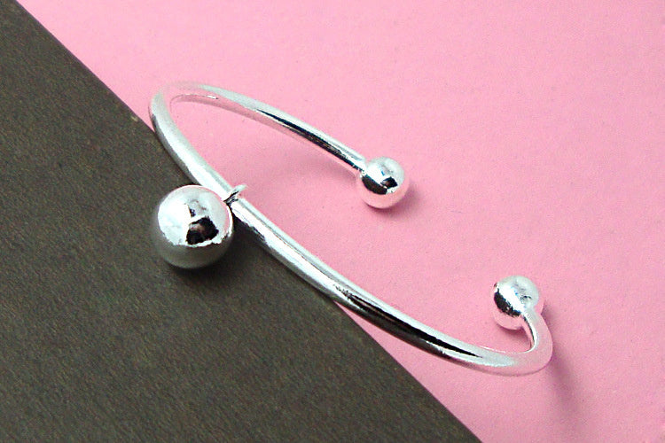 Stylish And Simple Platinum Plated Bracelet For Women