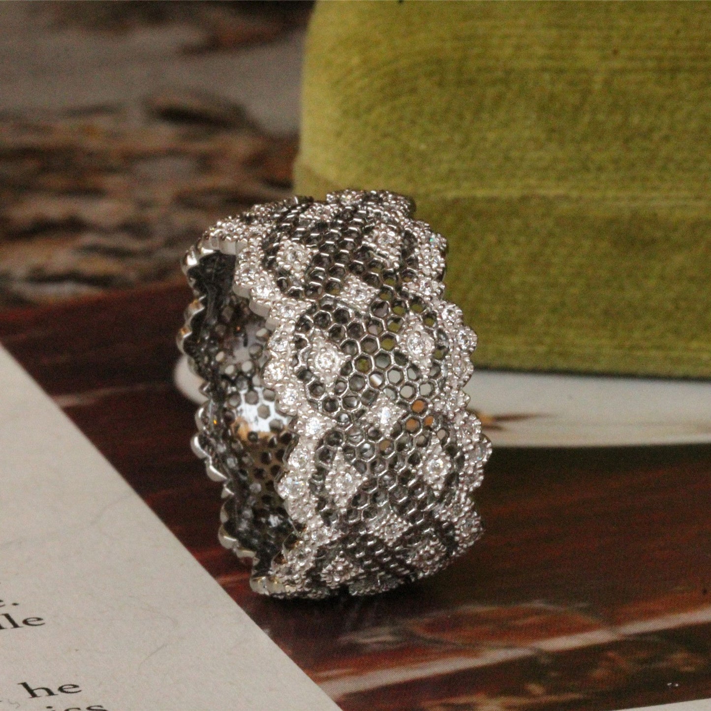 Italian Craft Textured Carved Gold Lace Rim Ring