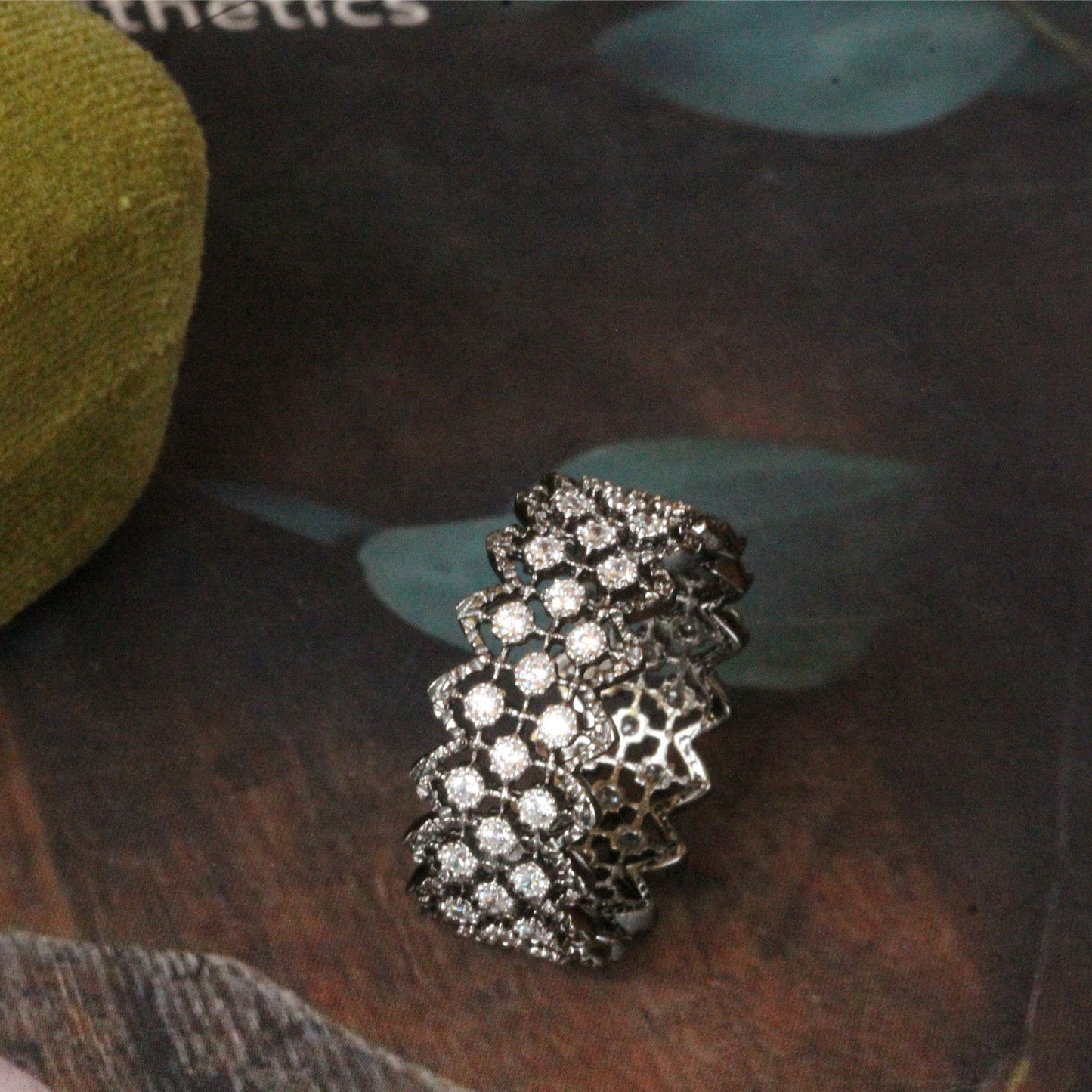 Italian Craft Textured Carved Gold Lace Rim Ring