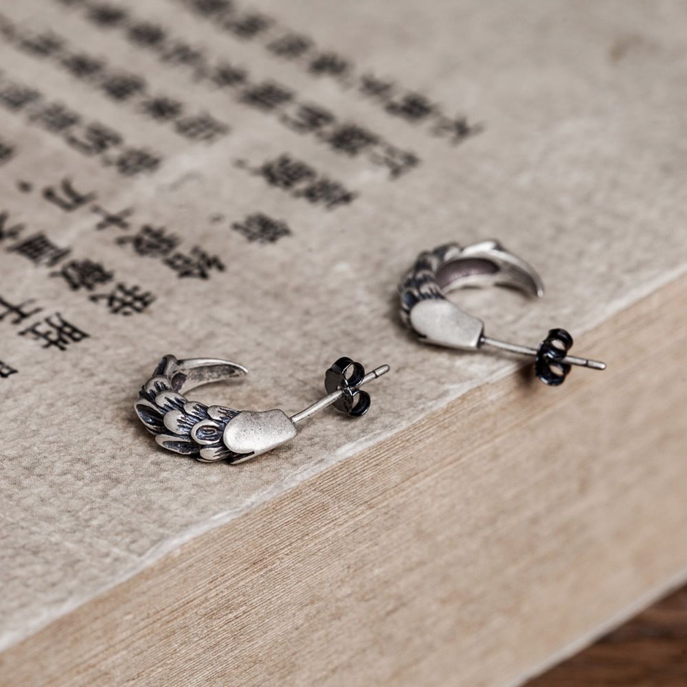 Fashionable Masculinity Trendy Silver Ear Nail