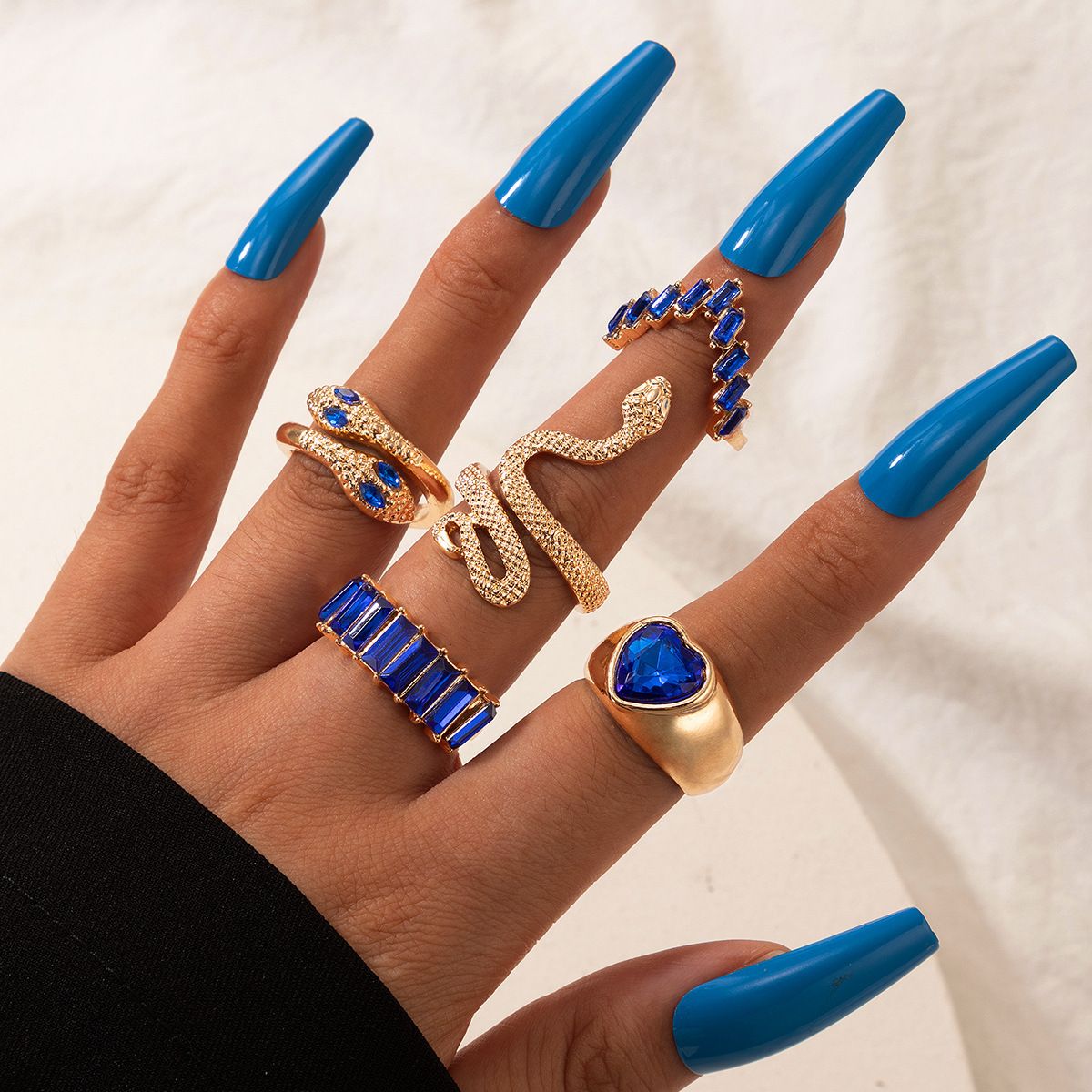 Serpentine Love Imitation Emerald And Diamond Set Five-piece Ring