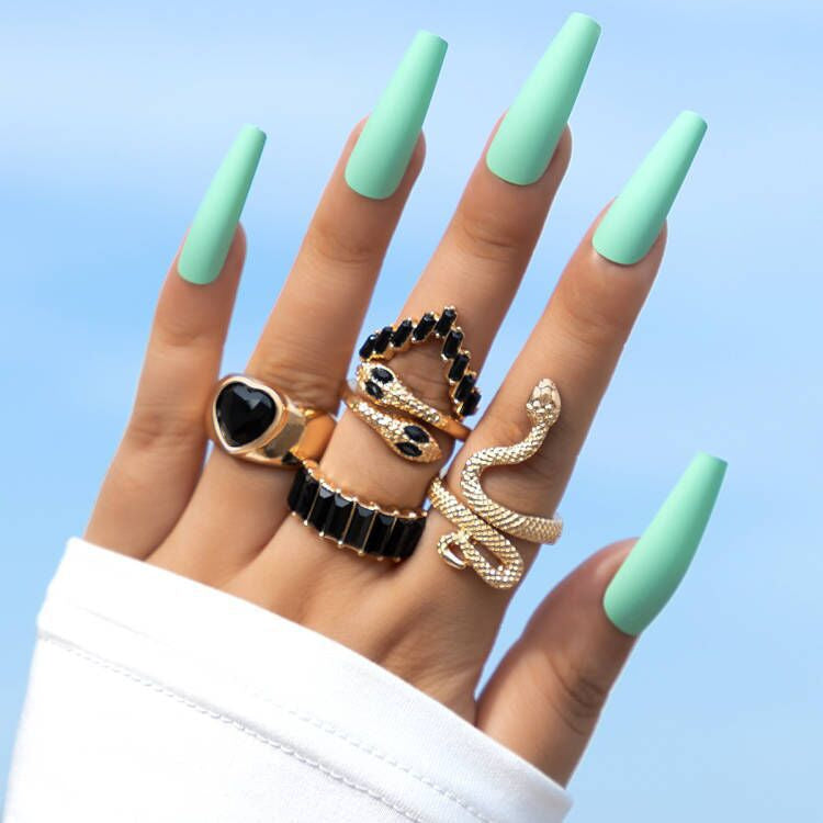 Serpentine Love Imitation Emerald And Diamond Set Five-piece Ring