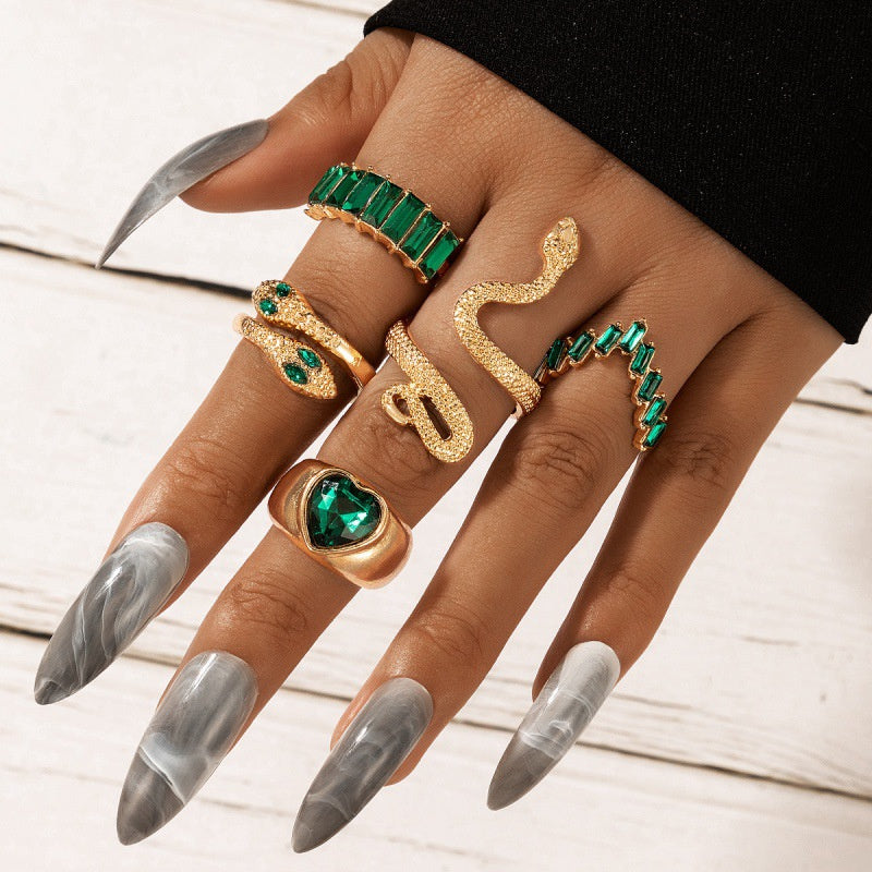 Serpentine Love Imitation Emerald And Diamond Set Five-piece Ring