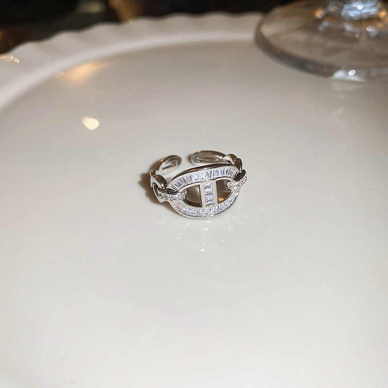 Light Luxury Zircon Retro Intersection