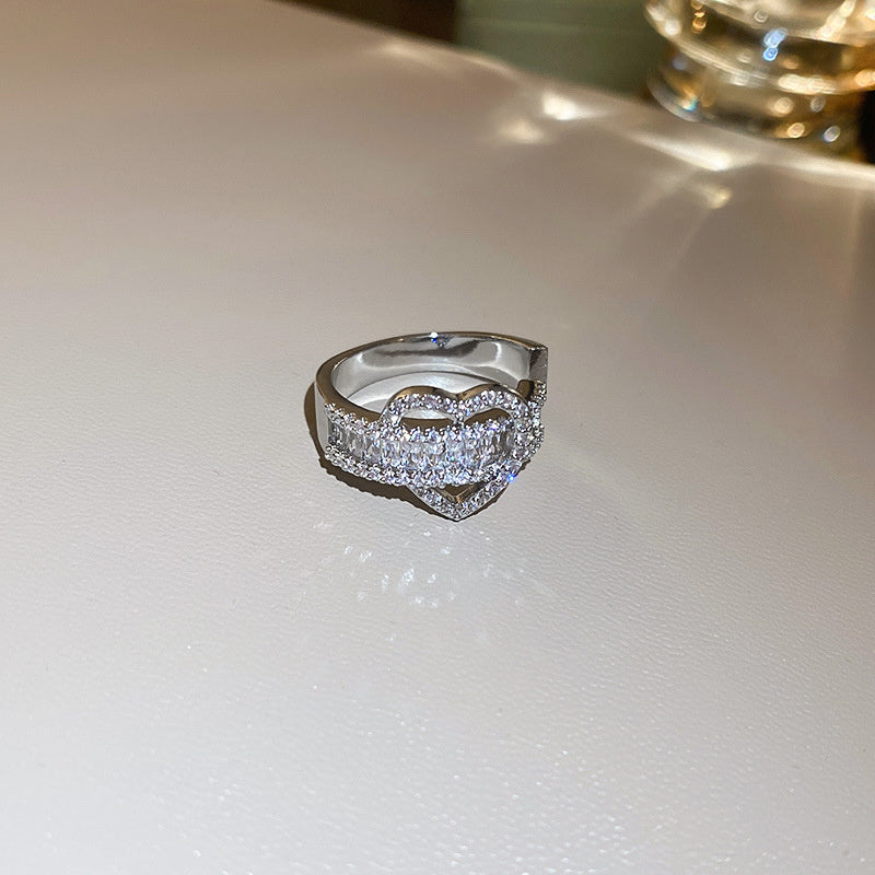 Light Luxury Zircon Retro Intersection