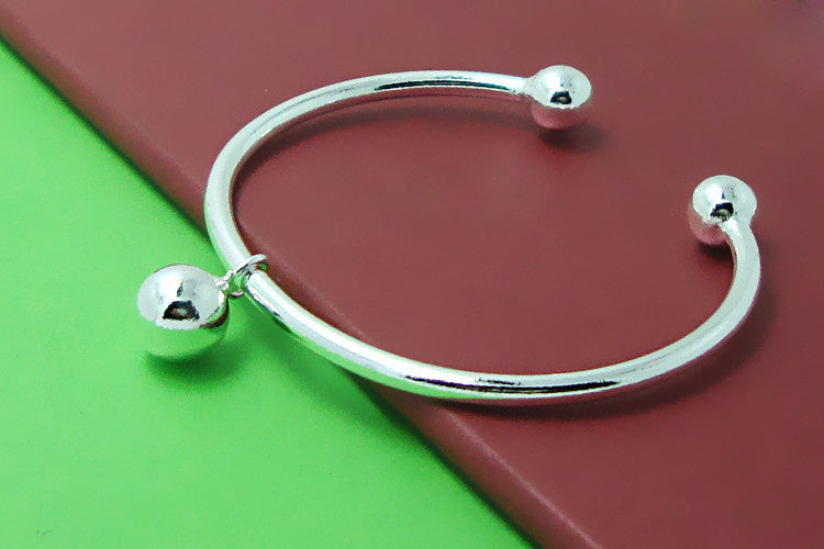 Stylish And Simple Platinum Plated Bracelet For Women